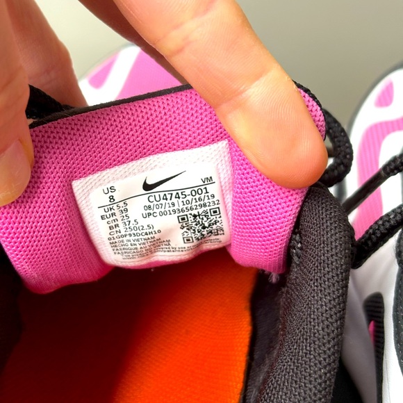 Nike Shoes - Picture 5 of 5